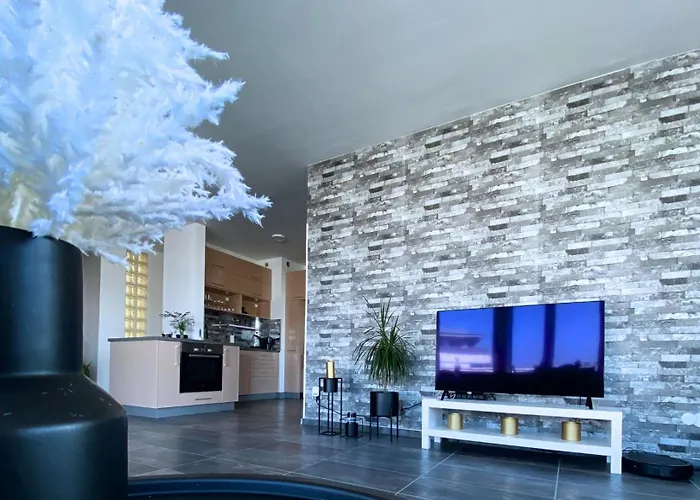 Highrise Horizon Penthouse